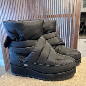 Ugh Moon boots